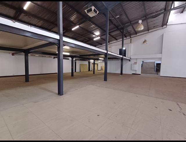 4,583M² SHOWROOM TO LET IN KYA SANDS